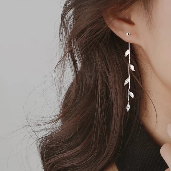 Sterling Silver Diamond ๐ Leaves Drop Earrings - Picture 4 of 4